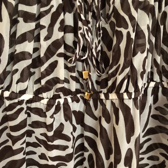 Like New Awesome 100 percent silk animal print top from Michael Kors - Picture 4 of 5